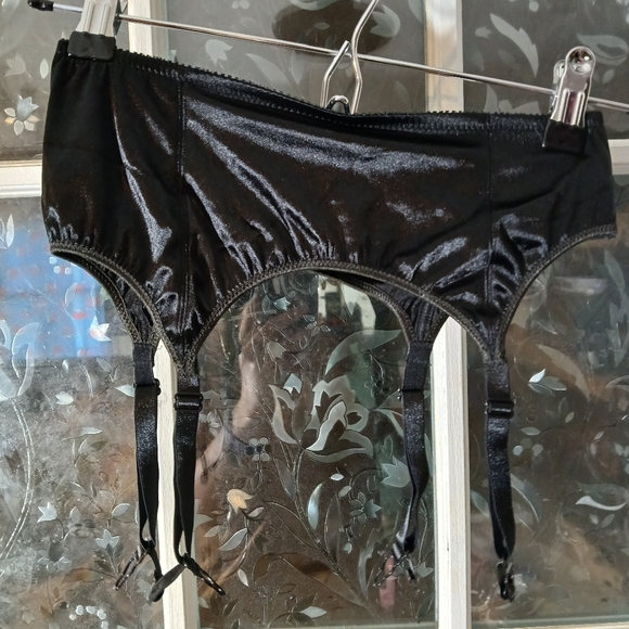 Victoria's Secret Vintage Black Second Skin Satin Garter Belt Size XS/S Victoria's Secret Vintage Black Second Skin Satin Garter Belt Size XS/S
